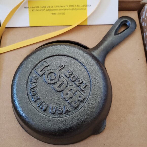 Lodge Cast Iron 2021 Holiday Mini Skillet - LIMITED EDITION - Picture 6 of 6